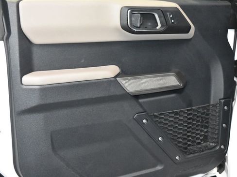 Used 2022 Ford Bronco Wildtrak image 4