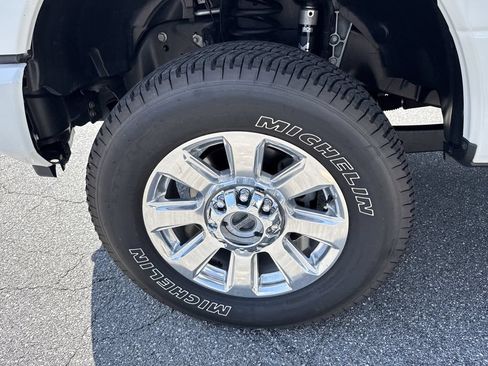 Used 2022 Ford F350 Platinum AWD/4WD image 11