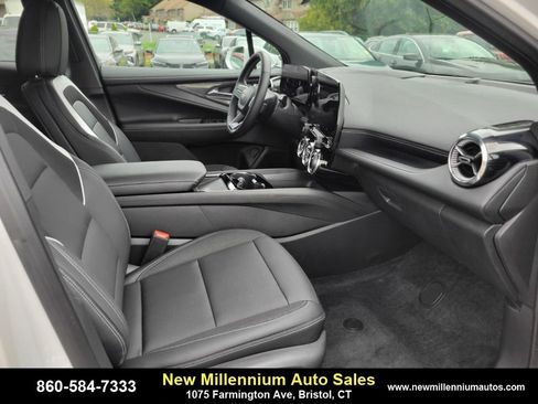 Used 2024 Chevrolet Blazer EV LT image 11