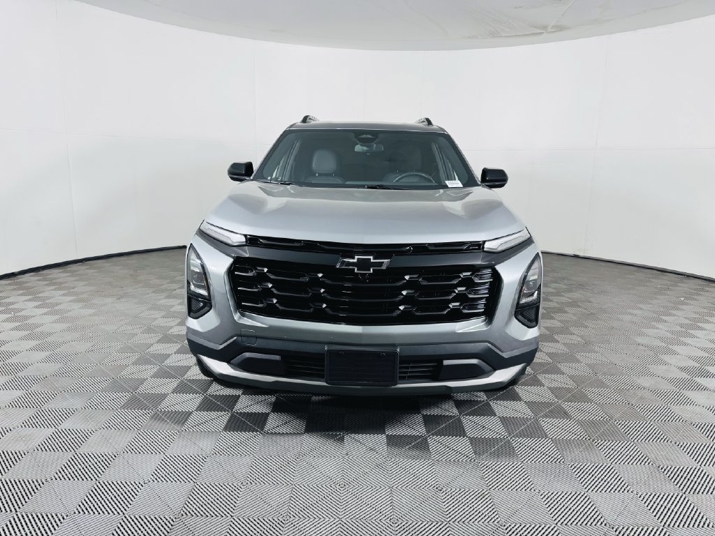 Used 2026 Chevrolet Equinox LT w/ Convenience Package II FWD image 3
