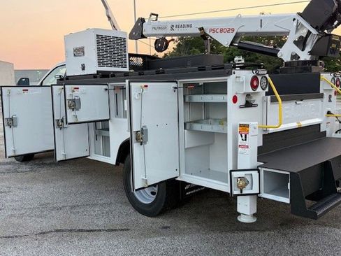 New 2025 Ford F550 4x4 Regular Cab Super Duty image 28