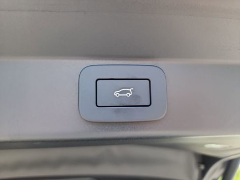 Used 2025 Land Rover Range Rover Sport SE AWD/4WD image 14