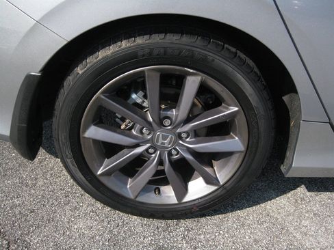 Used 2021 Honda Civic EX image 9