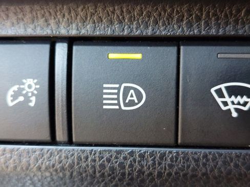 Used 2019 Toyota RAV4 Limited AWD/4WD image 37