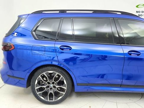 Used 2025 BMW X7 M60i image 7