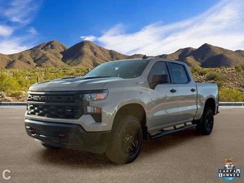 Certified 2022 Chevrolet Silverado 1500 Custom Trail Boss w/ LPO, Dark Essentials Package AWD/4WD image 2