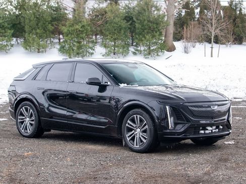 Used 2023 Cadillac Lyriq 2WD image 10