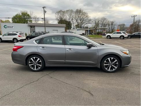 Used 2016 Nissan Altima 2.5 SR FWD image 4