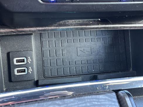 Used 2019 Ford Expedition Max Limited image 9