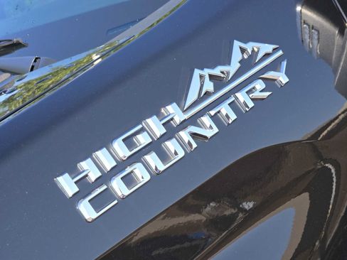Certified 2024 Chevrolet Silverado 2500 High Country w/ High Country Premium Package AWD/4WD image 10