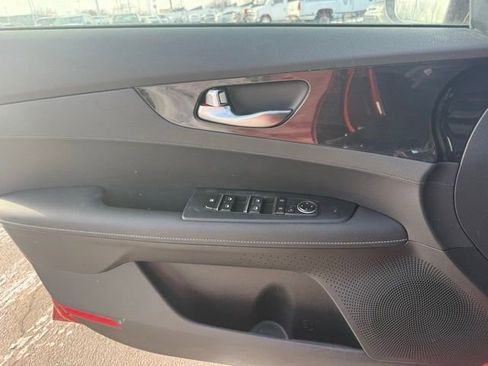 Used 2023 Kia Forte GT-Line image 13