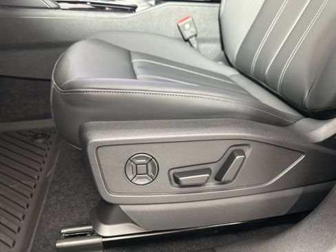 Used 2025 Audi Q5 Premium Plus w/ Premium Plus image 11