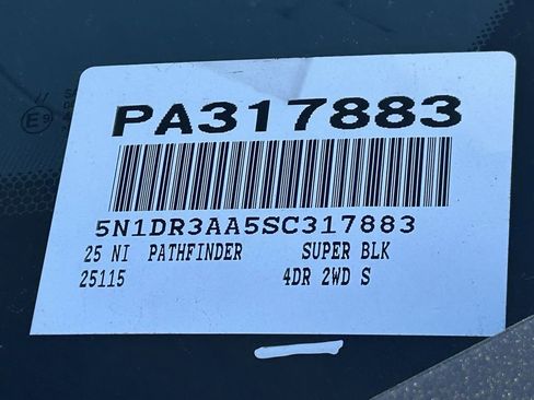 New 2025 Nissan Pathfinder S image 22