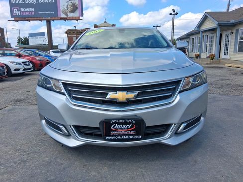 Used 2017 Chevrolet Impala LT FWD image 2