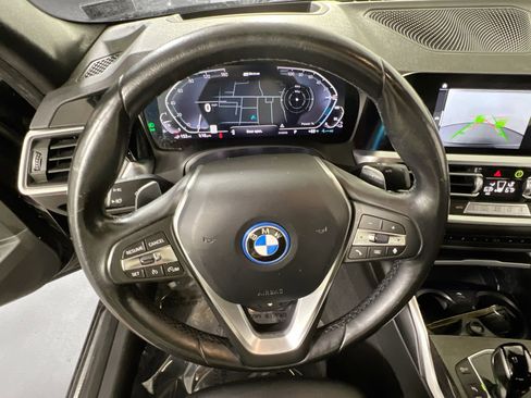 Used 2022 BMW 330e xDrive w/ Premium Package image 11