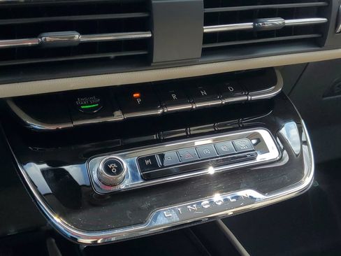 Used 2025 Lincoln Corsair AWD w/ Equipment Group 101A image 32