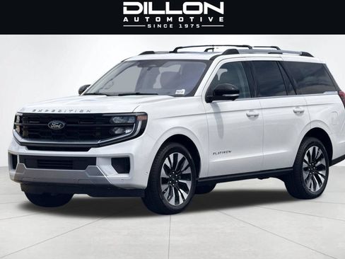 Used 2025 Ford Expedition Platinum w/ Driver's Package AWD/4WD image 8