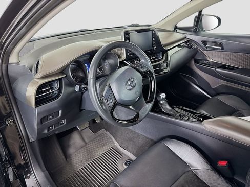 Certified 2022 Toyota C-HR Limited image 9