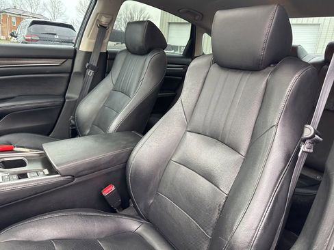 Used 2021 Honda Accord Touring image 30