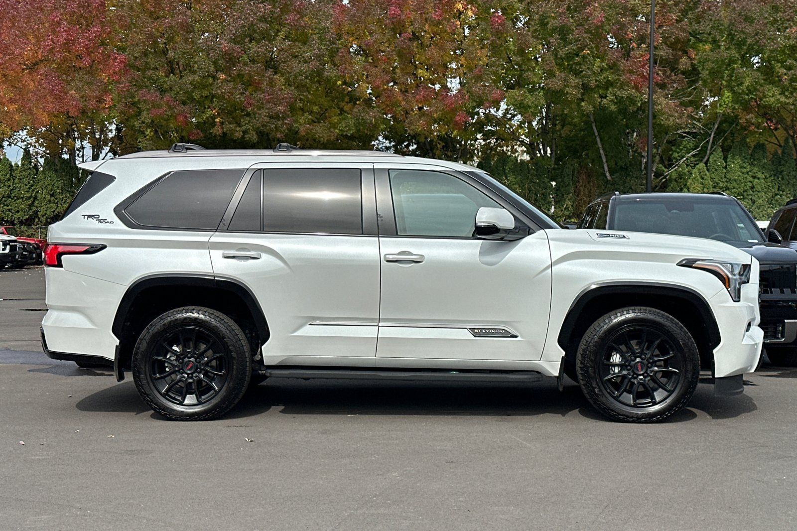 Used 2025 Toyota Sequoia Platinum AWD/4WD image 3