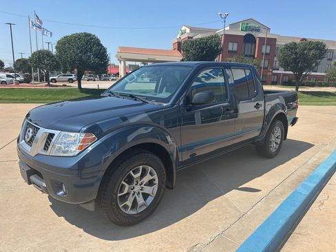 Used 2021 Nissan Frontier SV image 4