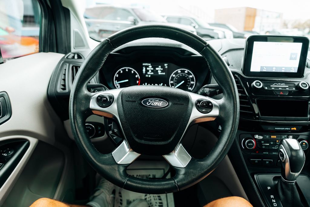 Used 2019 Ford Transit Connect Titanium w/ Titanium Premium Package FWD image 19