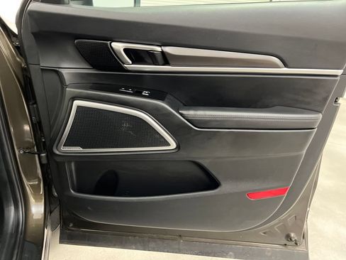 Used 2025 Kia Telluride S FWD image 33
