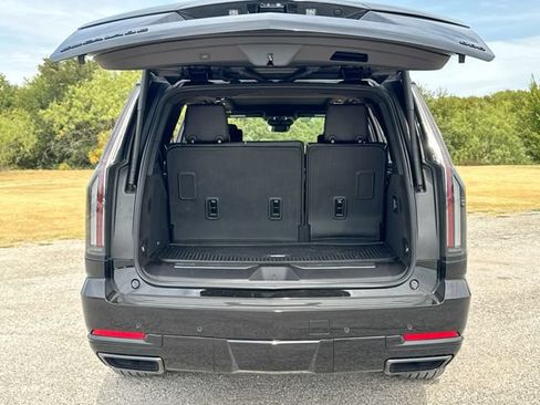 Used 2026 Cadillac Escalade Platinum Sport w/ LPO, ONYX Package AWD/4WD image 25