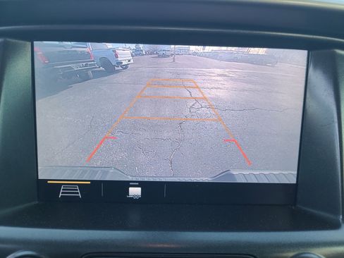 Used 2022 Chevrolet Colorado Z71 w/ Z71 Midnight Edition image 19