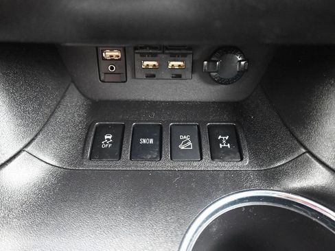 Used 2019 Toyota Highlander Plus AWD/4WD image 20