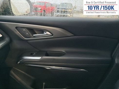 Certified 2025 Chevrolet Traverse LT image 24