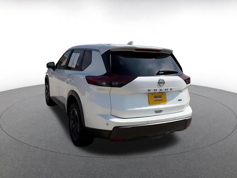 Used 2024 Nissan Rogue SV FWD image 11