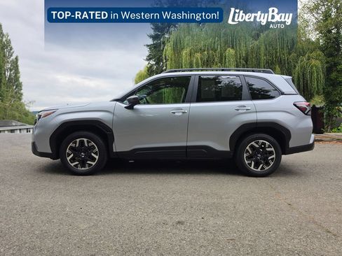 Used 2025 Subaru Forester Premium AWD/4WD image 9