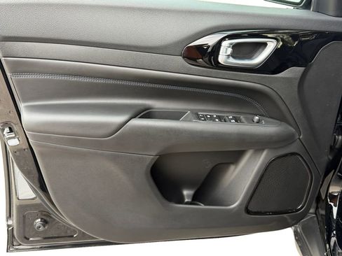 New 2026 Jeep Compass Latitude image 22