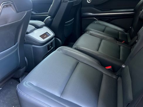 New 2026 Lincoln Navigator Reserve AWD/4WD image 10