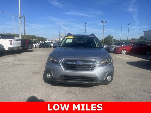 Used 2019 Subaru Outback 2.5i Limited image 2