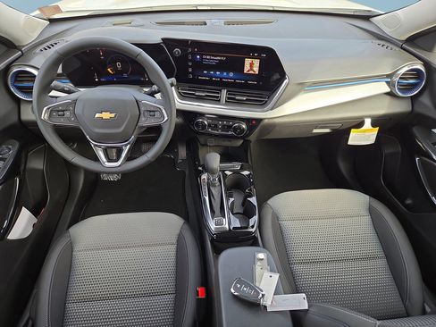 New 2026 Chevrolet Trax LT w/ Driver Confidence Package image 14