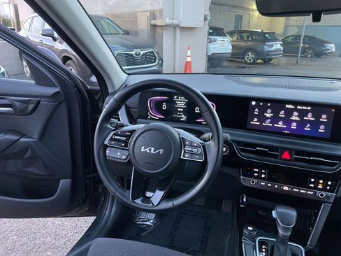 Used 2025 Kia Seltos S image 33