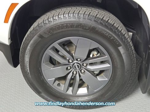 Used 2025 Nissan Frontier SV RWD image 9