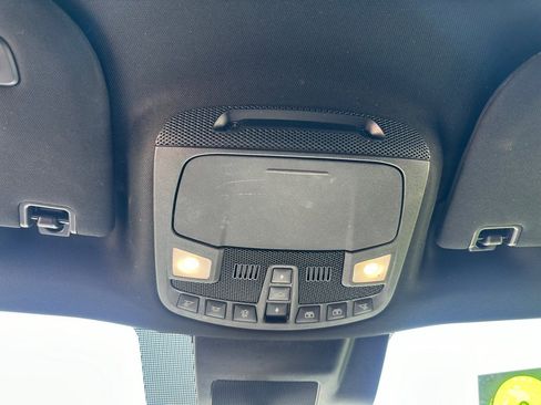 Used 2021 Ford Expedition XLT image 19