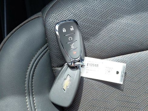 Used 2022 Chevrolet Traverse High Country image 39