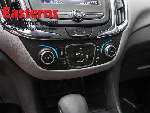 Used 2023 Chevrolet Equinox LS w/ Driver Confidence II Package FWD image 19
