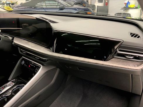 Certified 2025 Audi Q5 Premium w/ Convenience Package image 15