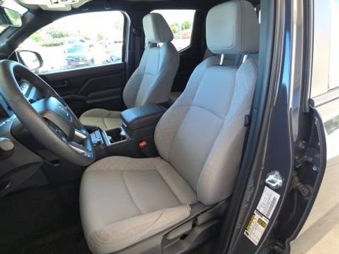 Used 2025 Toyota Tacoma SR5 AWD/4WD image 11