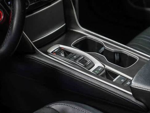 Used 2018 Honda Accord Touring image 24