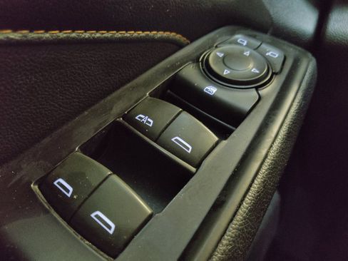 Used 2019 Chevrolet Traverse LT FWD image 27