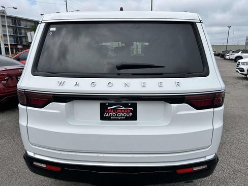 Used 2024 Jeep Wagoneer Series II w/ Flexible Seating Group RWD image 3