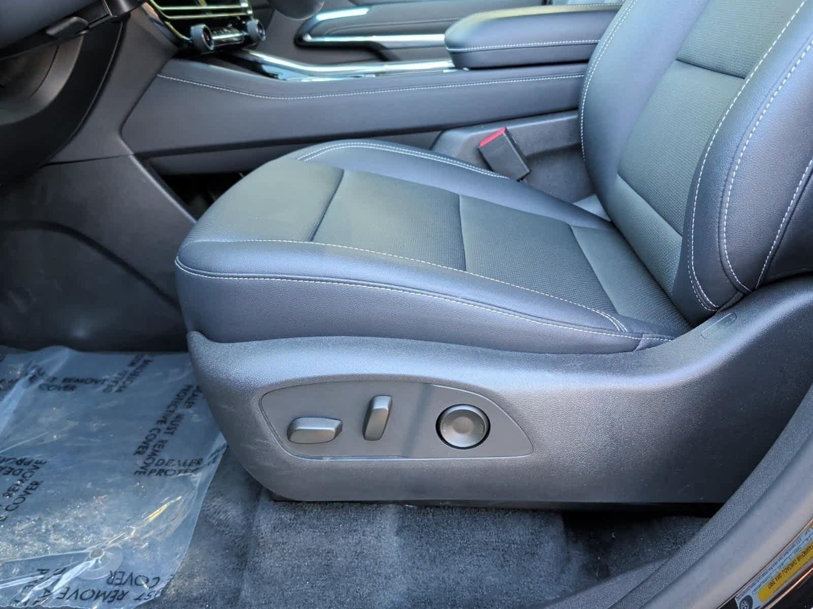 Certified 2026 Chevrolet Traverse LT AWD/4WD image 14
