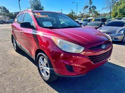 Used 2011 Hyundai Tucson GLS w/ Navigation Pkg 2