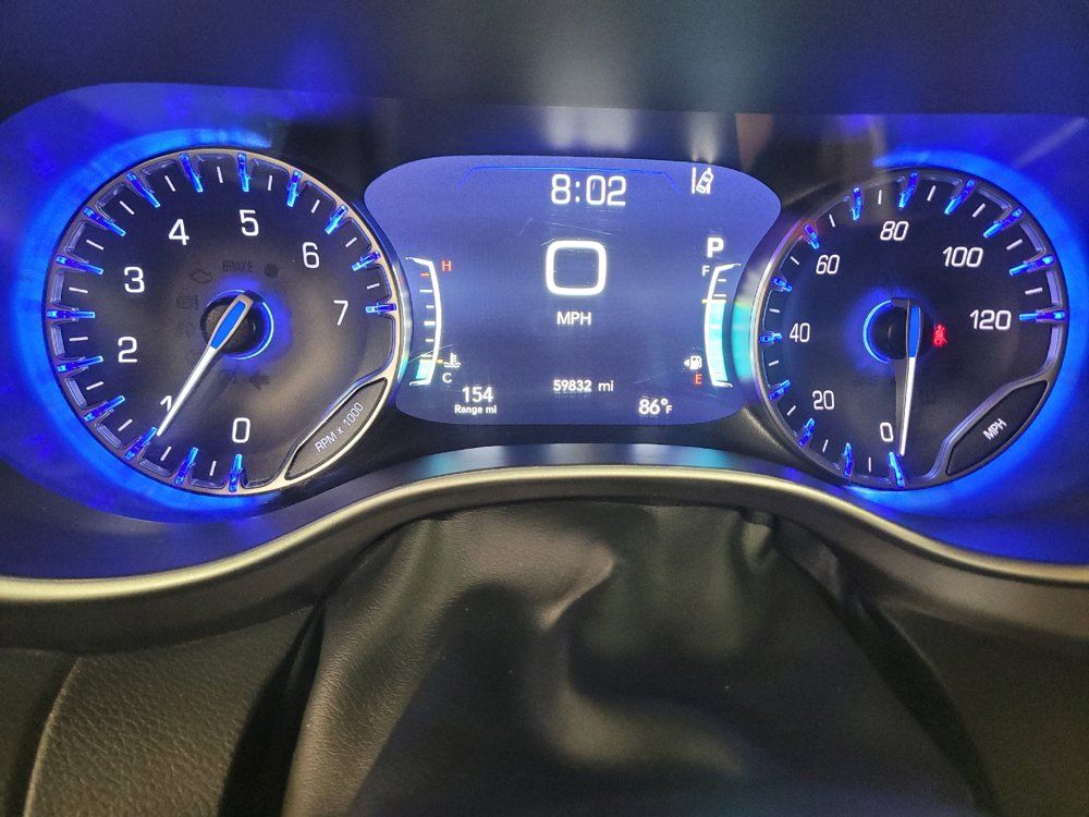 Used 2024 Chrysler Pacifica Touring-L FWD image 23